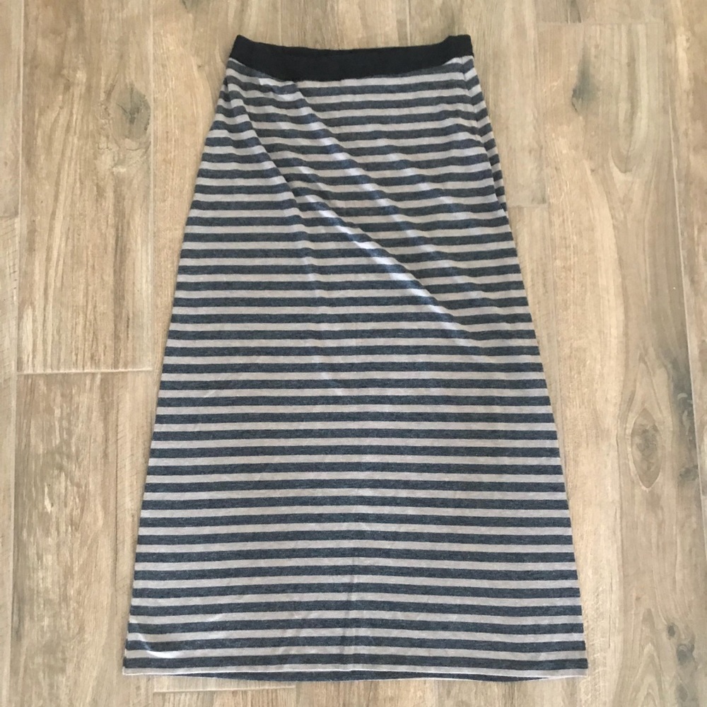 LOFT MAXI DRESS SIZE MEDIUM